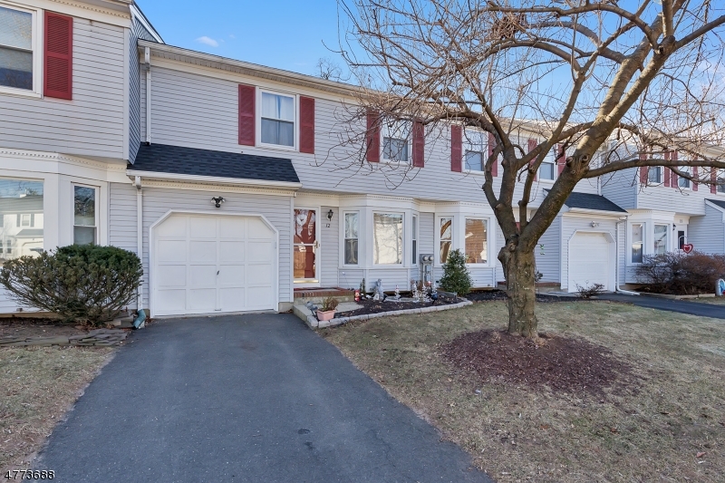 Property Photo:  12 Hickory Ct  NJ 08846 