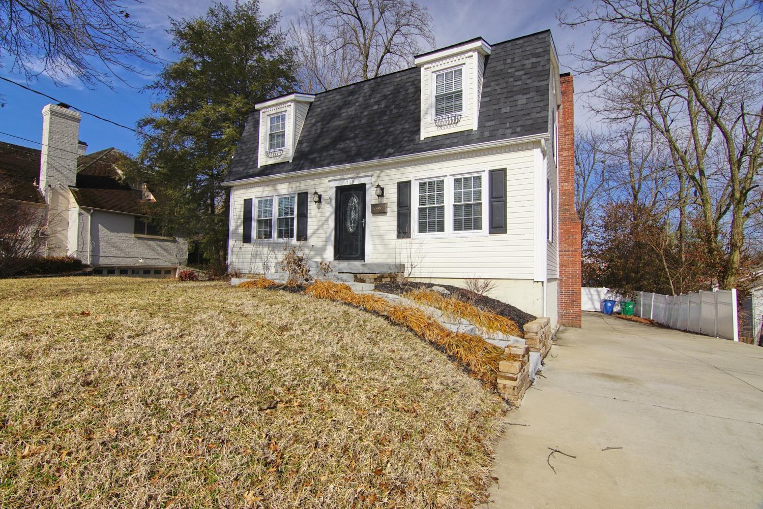 Property Photo:  719 West Lexington Avenue  KY 40422 