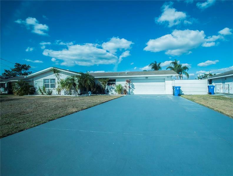 Property Photo:  477 Flamingo Drive  FL 33572 