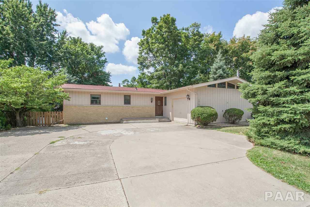 Property Photo:  1810 W Glen  IL 61614 