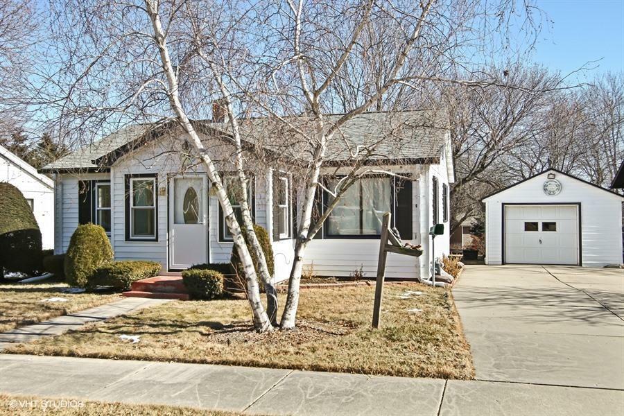 Property Photo:  1174 Kewaskum St  WI 53040-9784 