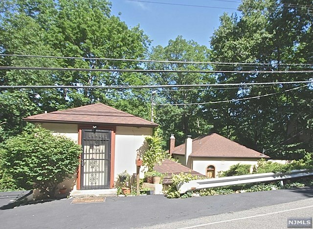 Property Photo:  421 Skyline Lake Drive  NJ 07456 