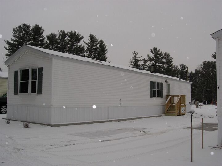 Property Photo:  4 Wolf Lane  NH 03878 