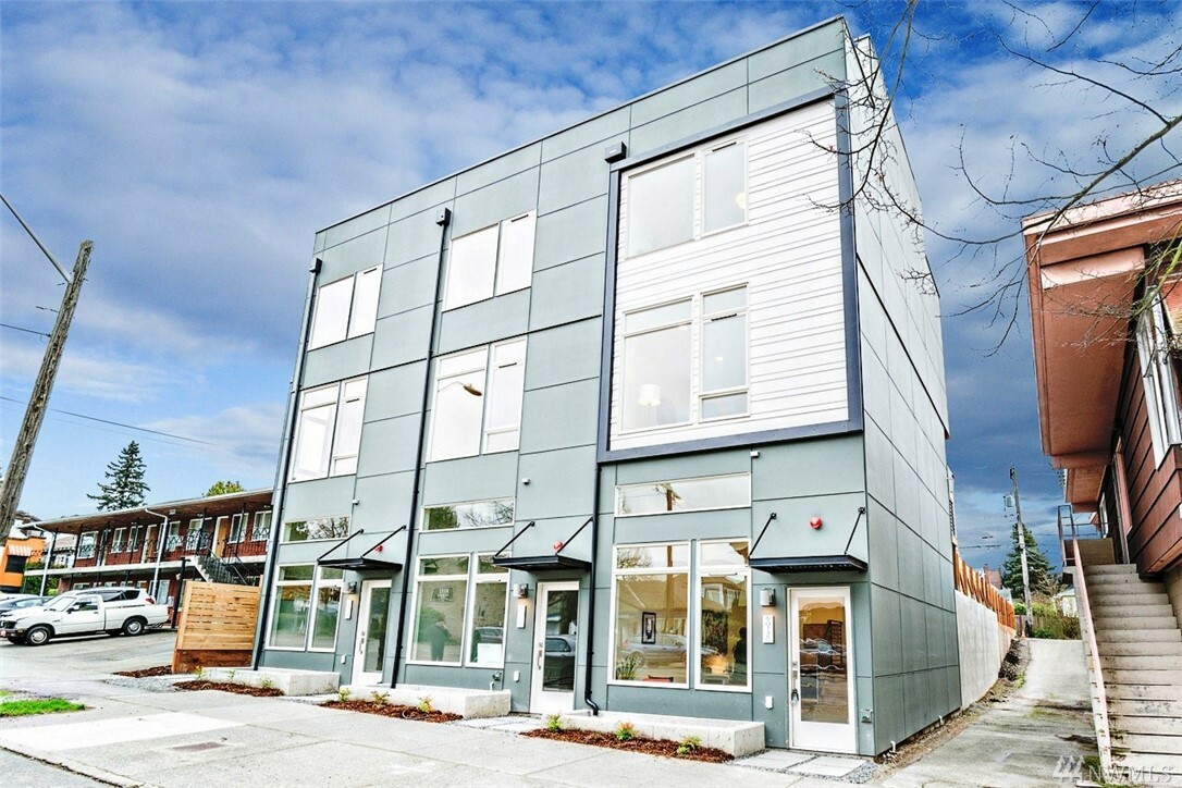 Photo de la propriété: 6012 C California Ave SW WA 98136