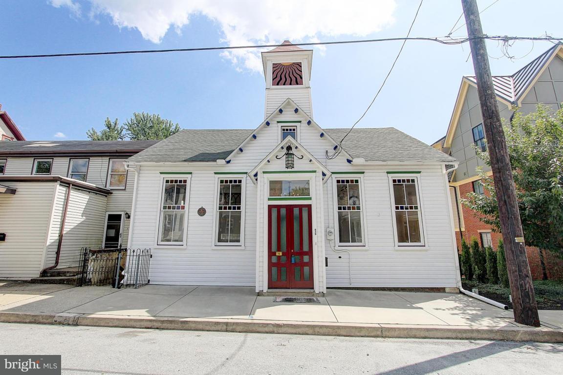 Property Photo: 639 E Market Street PA 17547