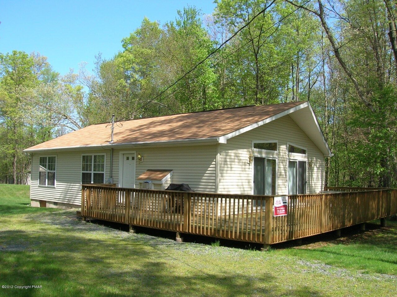 Property Photo: 129 Eliot Lane PA 18210