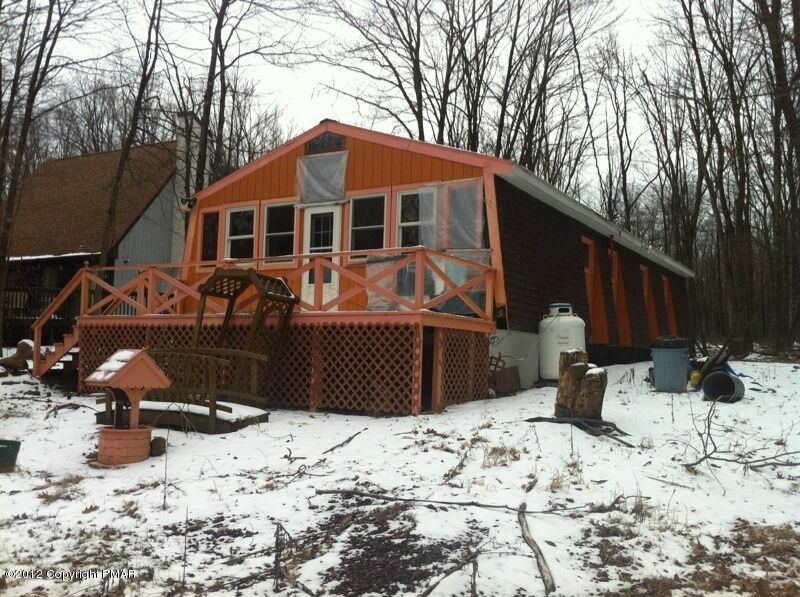 Property Photo: 88 &Amp 89 Lake Dr PA 18661