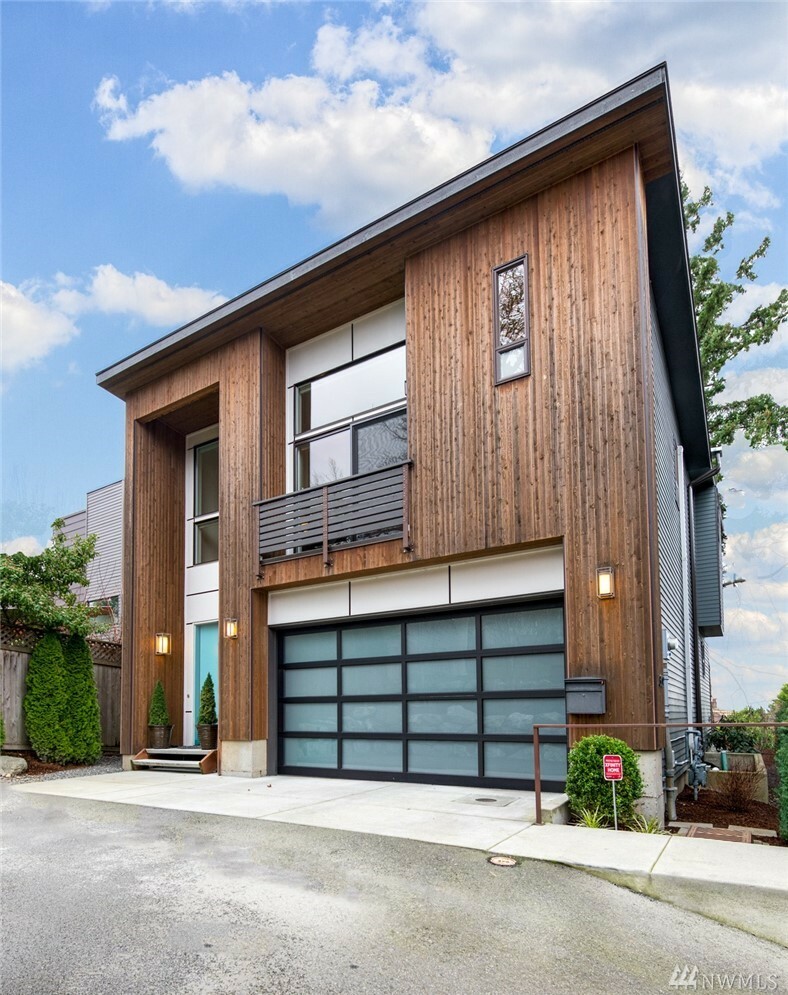 Property Photo: 309 24th Ave E WA 98112