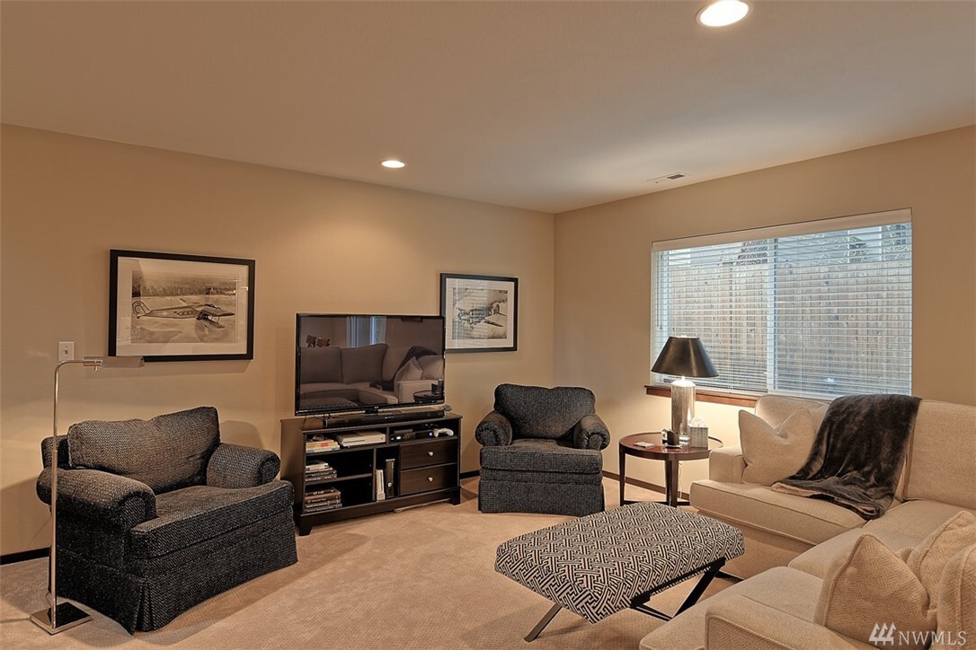 Property Photo:  9138 1st St SE  WA 98258 