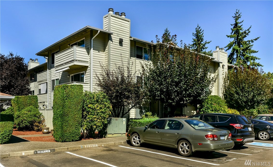 Property Photo:  1150 Sunset Blvd NE 325  WA 98056 