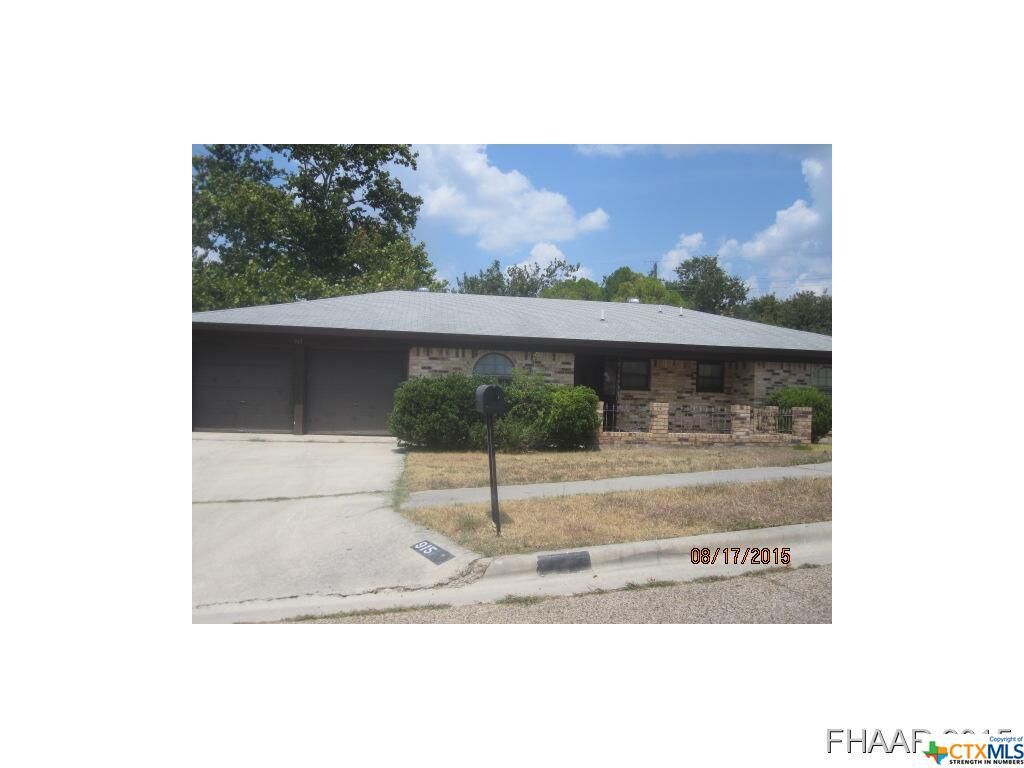 Property Photo:  915 Laurie Lane  TX 76522 