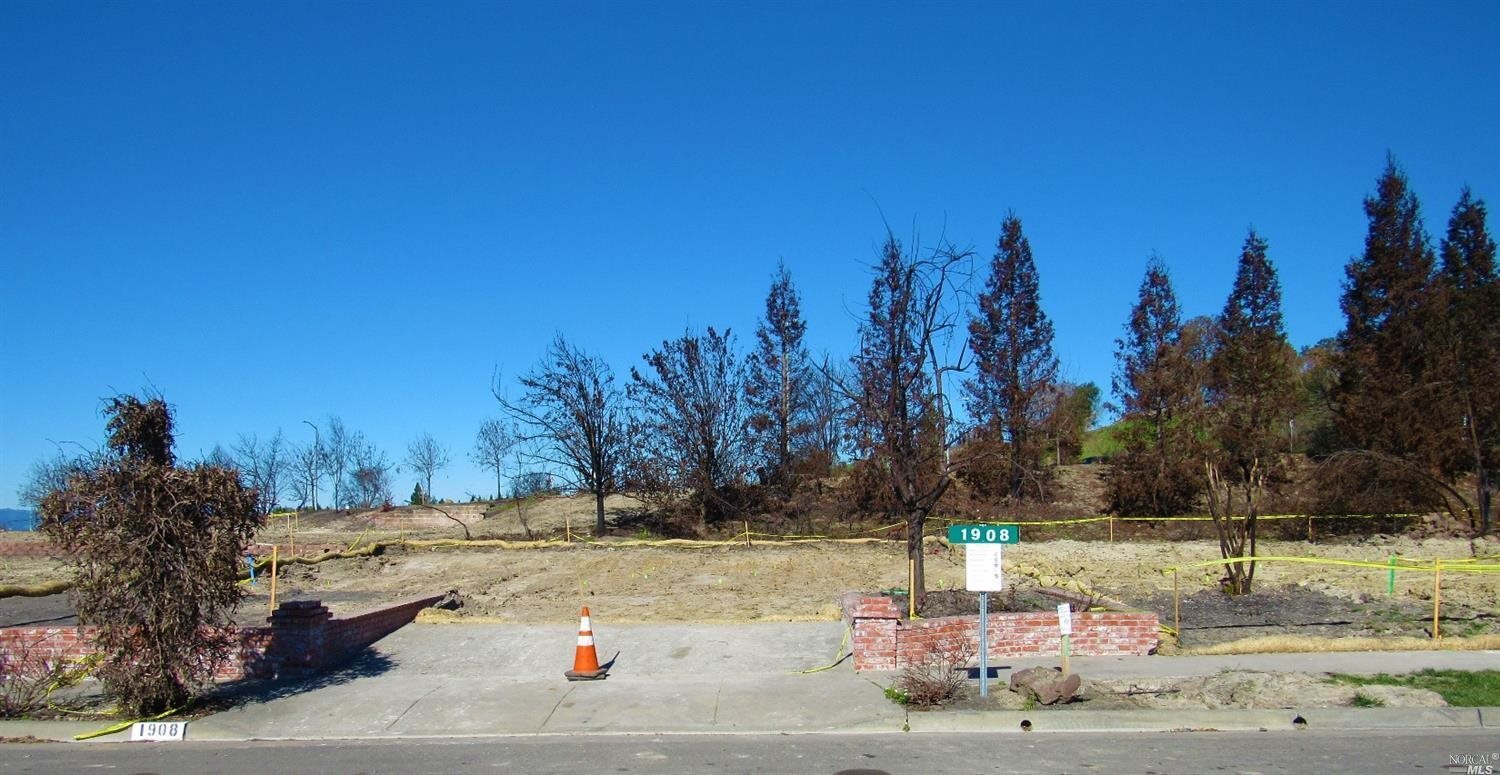 Property Photo: 1908 Fountainview Circle CA 95403