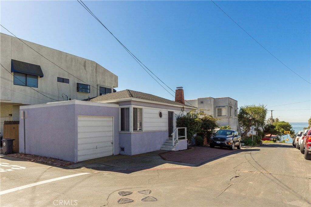 Property Photo: 2819 Vista Drive CA 90266