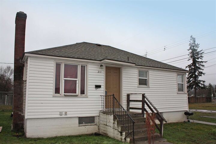 211 S Lacey St  Spokane WA 99202 photo