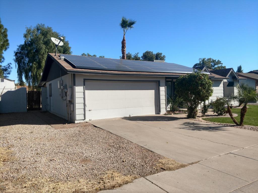 Property Photo:  242 E Leah Lane  AZ 85234 