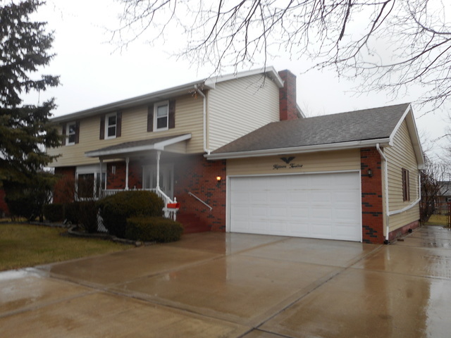 Property Photo:  1512 Cardinal Drive  IL 60914 