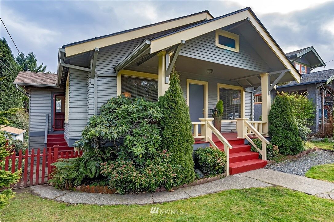 Property Photo: 3818 24th Avenue S WA 98108