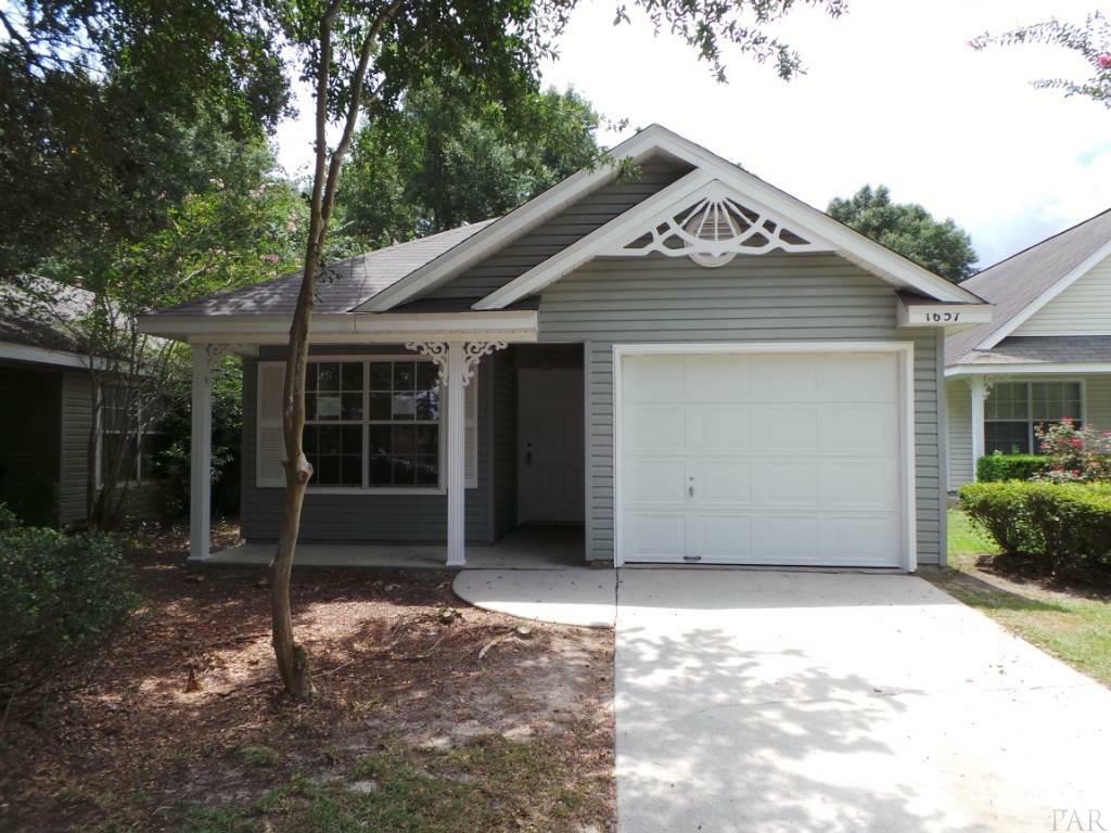 Property Photo:  1657 Governors Dr  FL 32514 