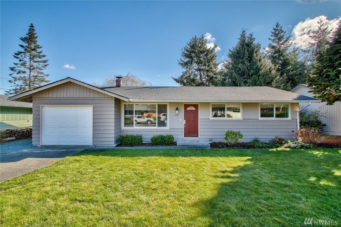 Property Photo:  620 Mountain View Dr  WA 98273 