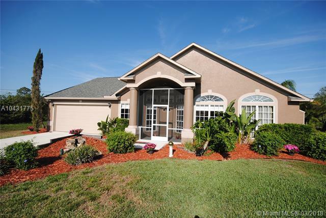 Property Photo:  551 SW Columbus Dr  FL 34953 