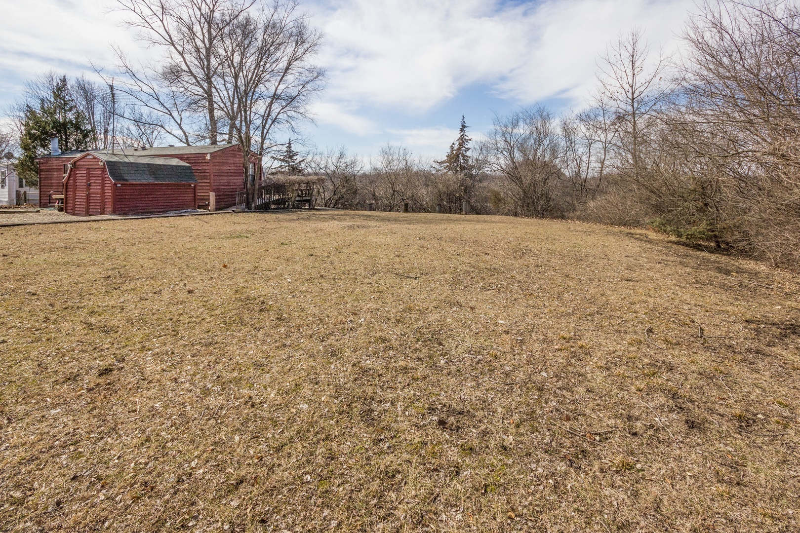 Property Photo:  19-20 Hole In The Wall Road  IL 60481 