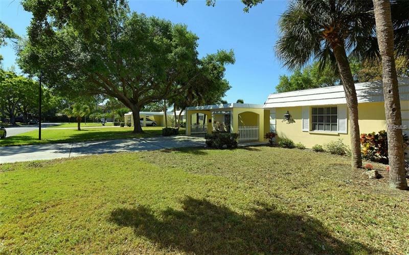 Property Photo:  5928 Driftwood Avenue 18  FL 34231 