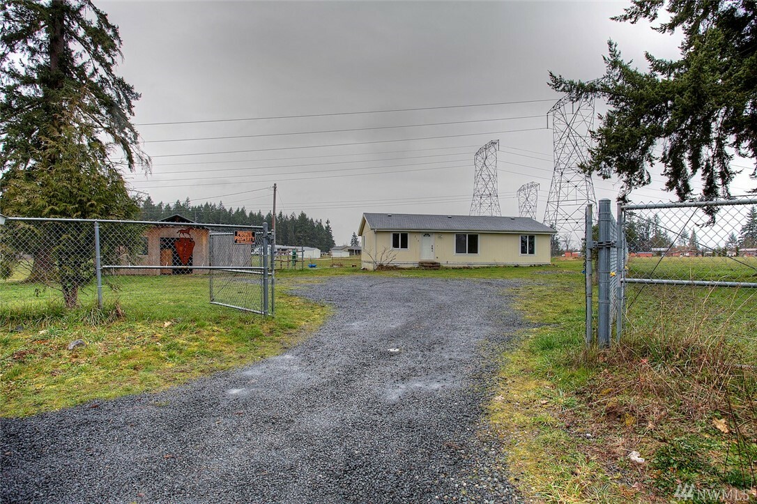 Property Photo:  215 296th St S  WA 98580 