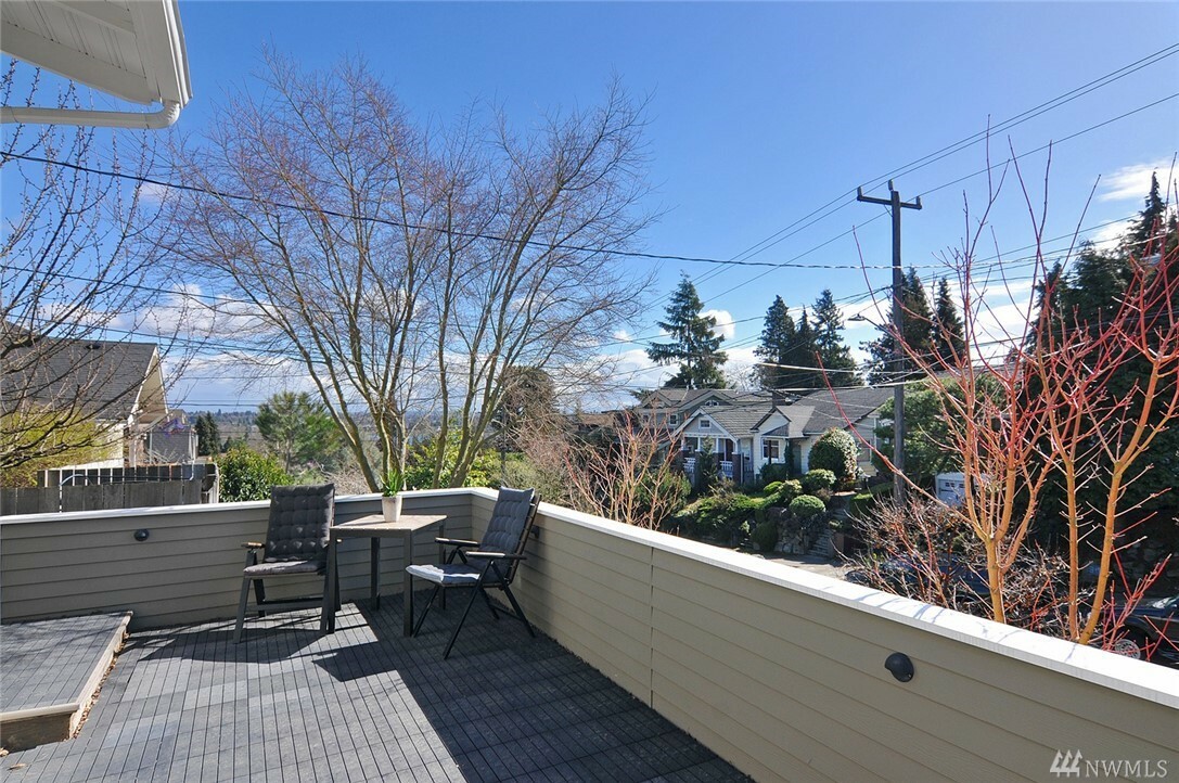 Property Photo:  316 N 73rd St  WA 98103 