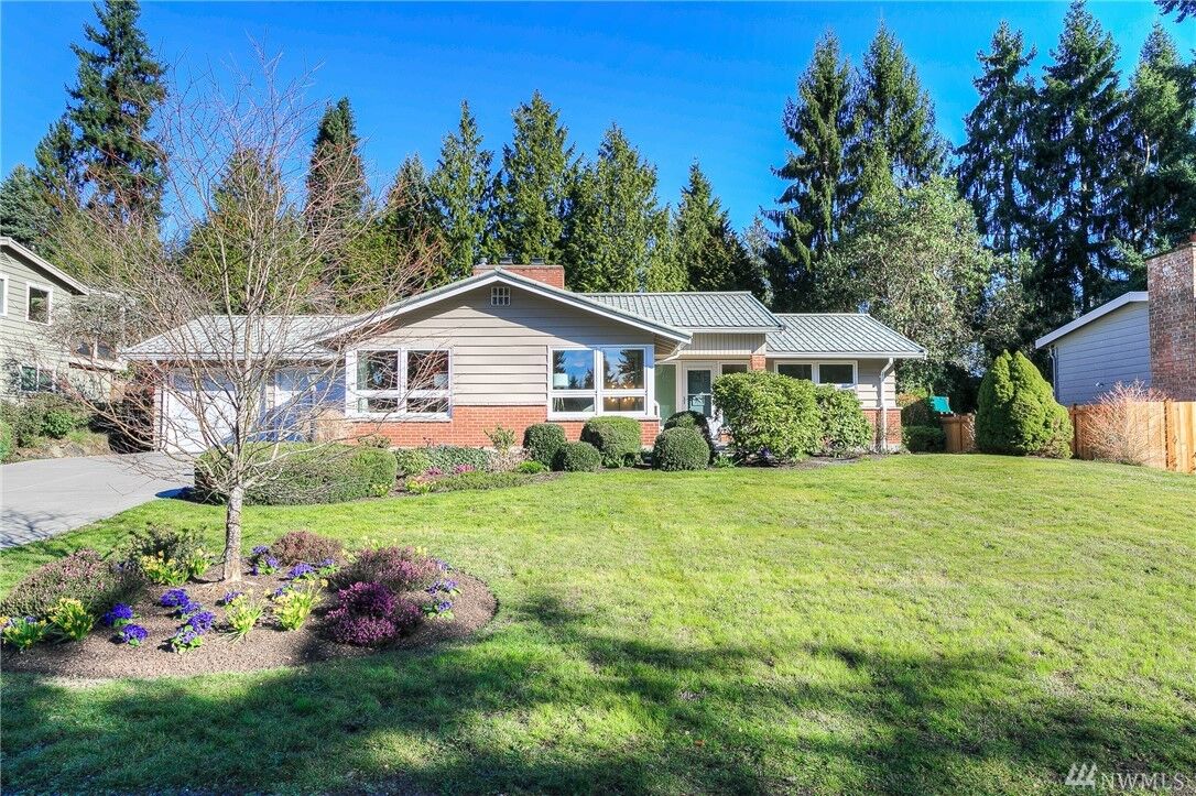 Property Photo:  12630 SE 27th St  WA 98005 