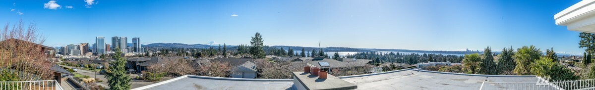 Property Photo: 9616 Hilltop Rd WA 98004