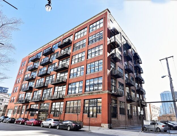 Property Photo: 525 West Superior Street 633 IL 60654