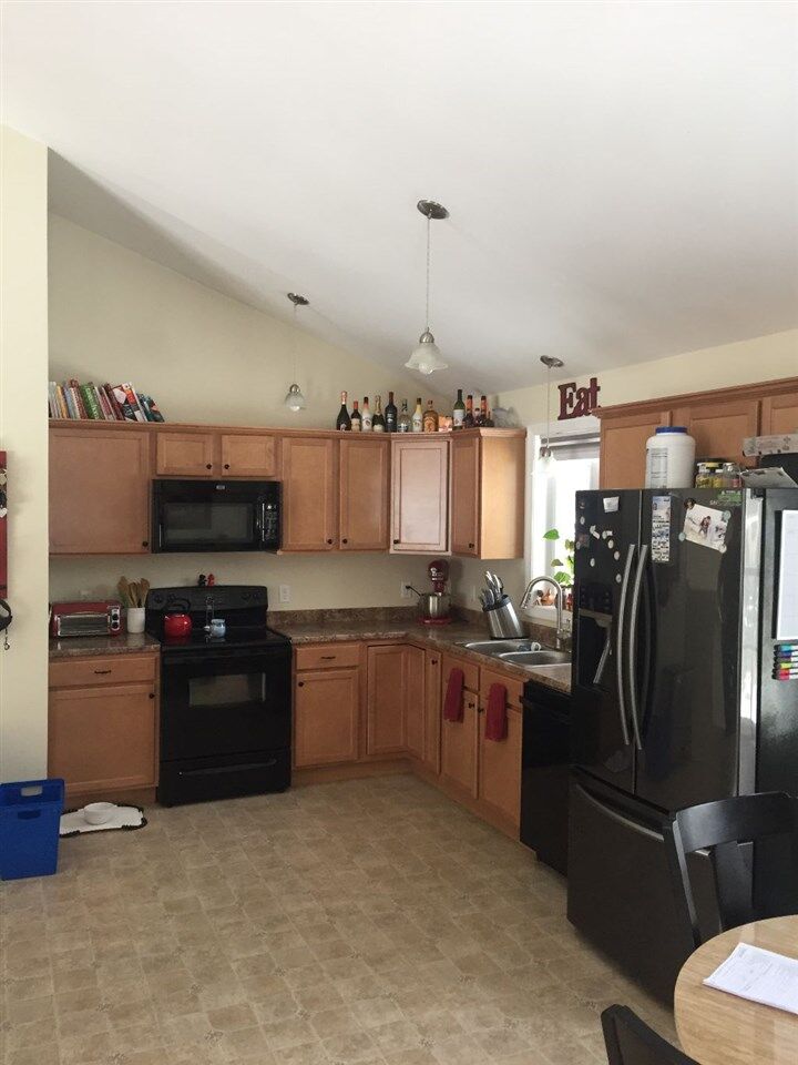 Property Photo:  6 Mundy Lane 56-051  NH 03038 