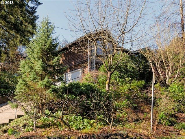 Property Photo: 3126 SW Upper Dr OR 97201