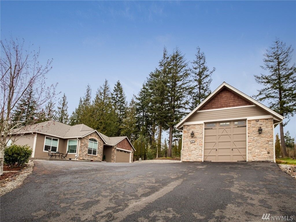 Property Photo:  31 Hampshire Dr  WA 98626 