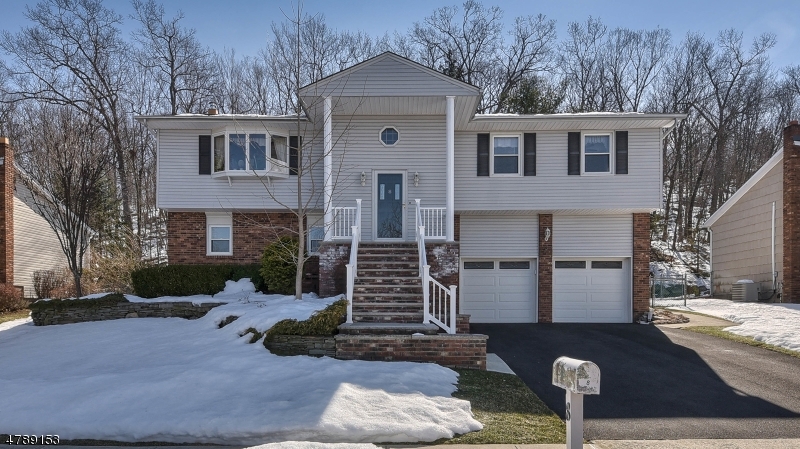 Property Photo:  8 Molinari Dr  NJ 07465 