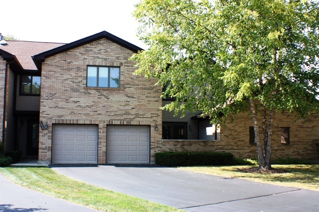 Property Photo: 1624 Pebble Beach Drive IL 60169