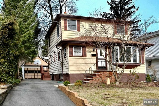 Property Photo:  219 Lincoln Avenue  NJ 07649 