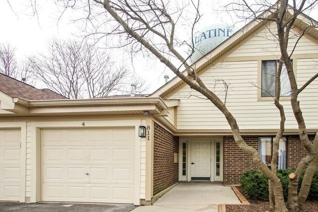 Property Photo:  811 Castle Court 3  IL 60074 