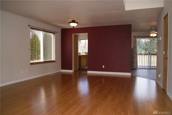 Property Photo:  23002 37th Ave E  WA 98387 