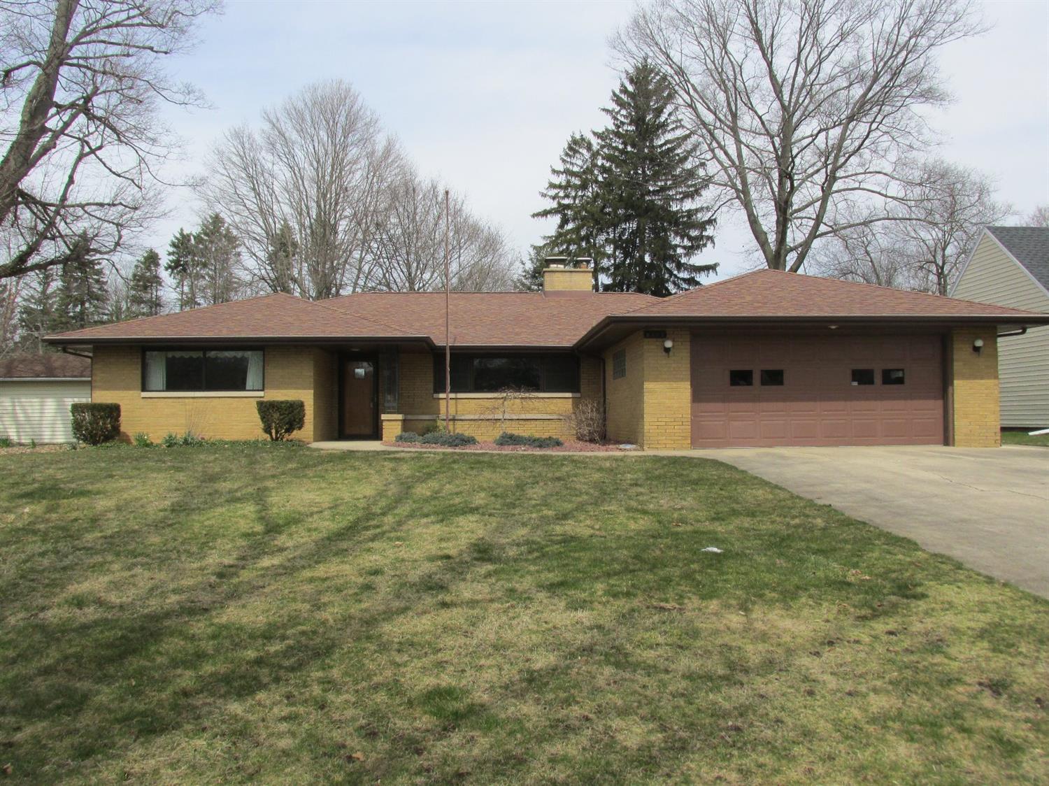Property Photo: 2103 Woodlawn Drive IN 46350