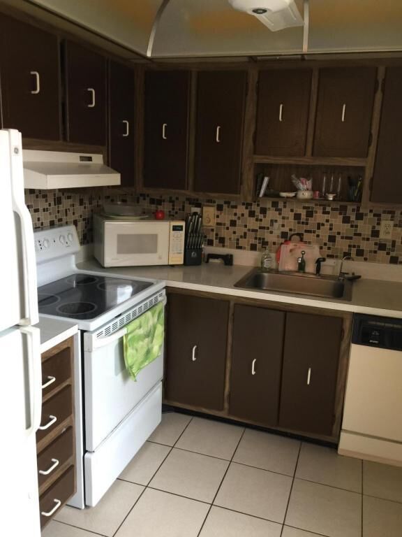 Property Photo:  558 Flanders L  FL 33484 