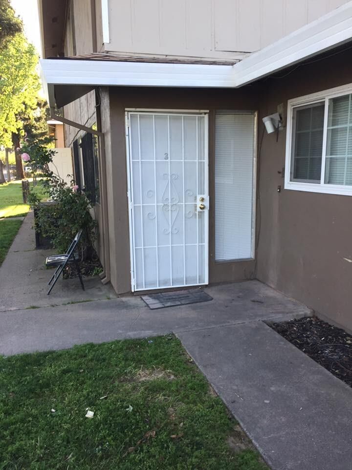 Property Photo: 7472 Franklin Boulevard 3 CA 95823