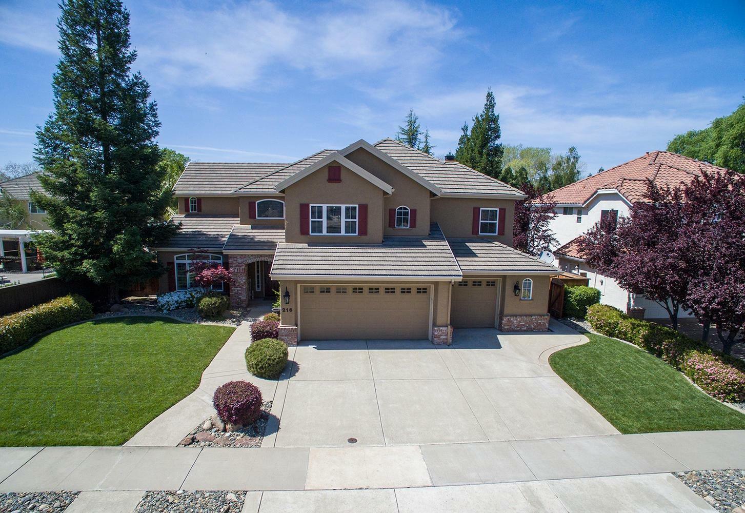 Property Photo:  216 Crescent Drive  CA 95678 