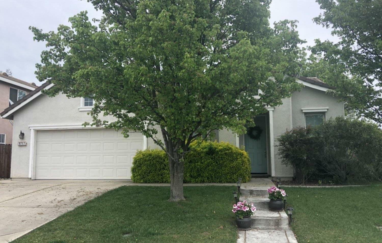 Property Photo: 9717 Lippizan Court CA 95757