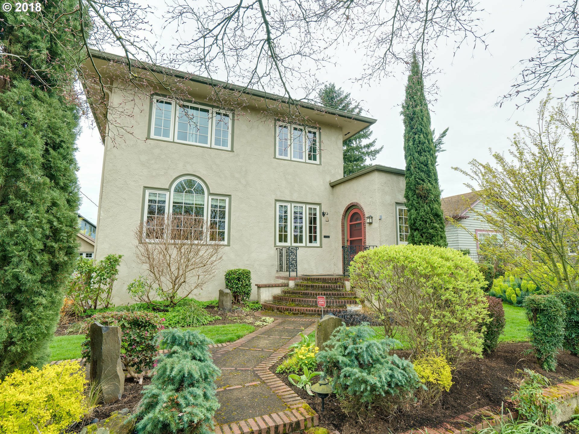 Property Photo: 3122 NE 47th Ave OR 97213