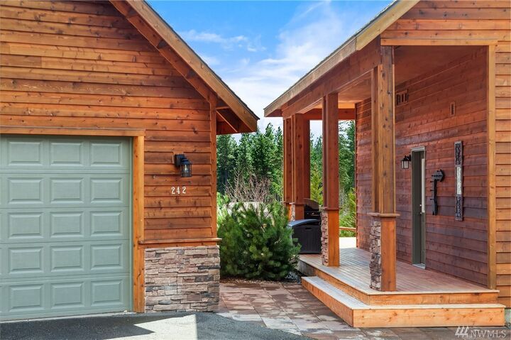 Property Photo:  242 Tiger Lilly Lane  WA 98940 