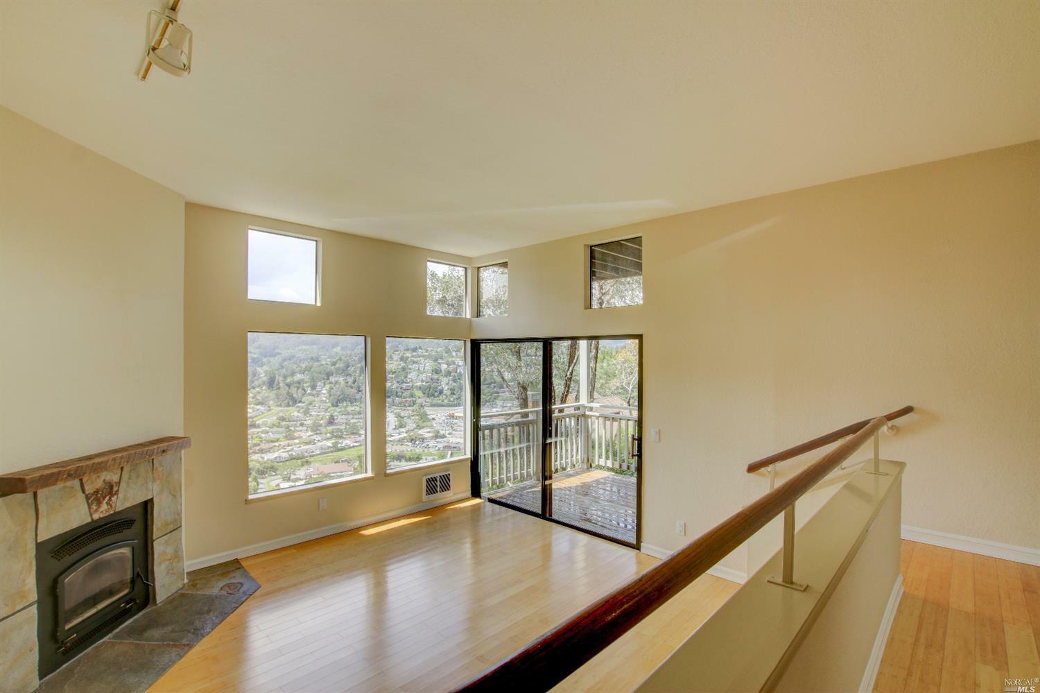 Property Photo:  511 Headlands Court  CA 94965 