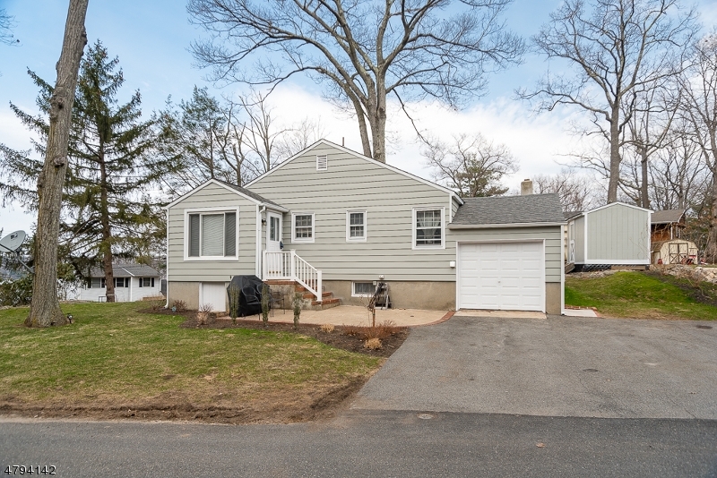 Property Photo:  7 Pebble Beach Rd  NJ 07843 