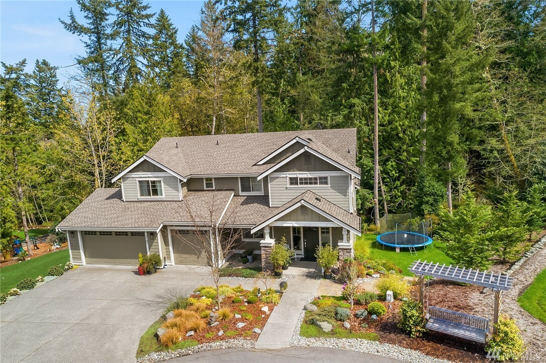 Property Photo:  5705 Solana Lane NE  WA 98110 