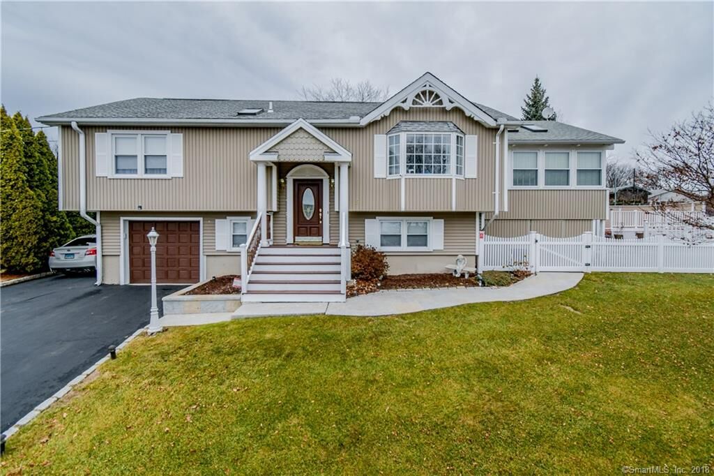 Property Photo: 5 Dale Place CT 06513